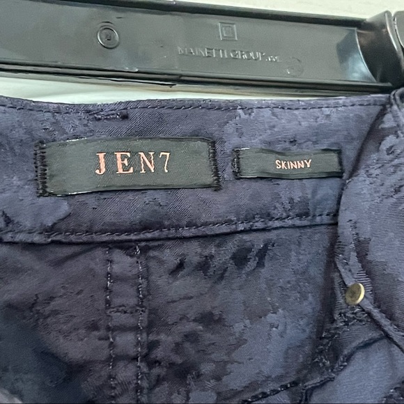 NWT JEN7 by 7 for All Mankind Dark Navy Floral Brocade Skinny Jeans - Picture 11 of 13